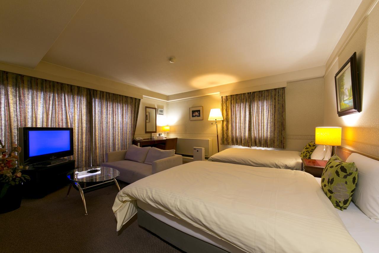 Plaza Hotel Toyota Toyota  Luaran gambar